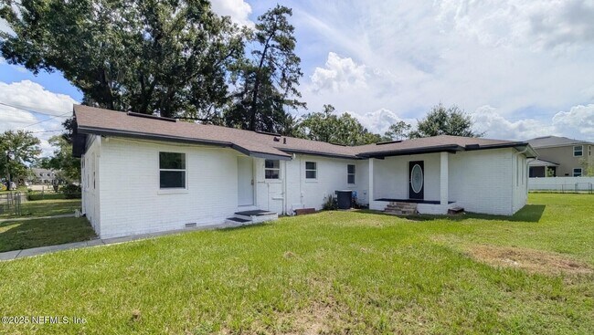 Building Photo - 10128 Hood Rd