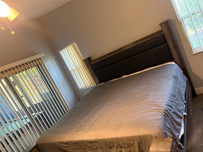 Building Photo - 244 Caribe Ct