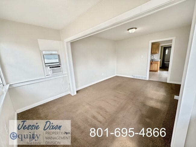 Foto del edificio - 940 Kiesel Ave