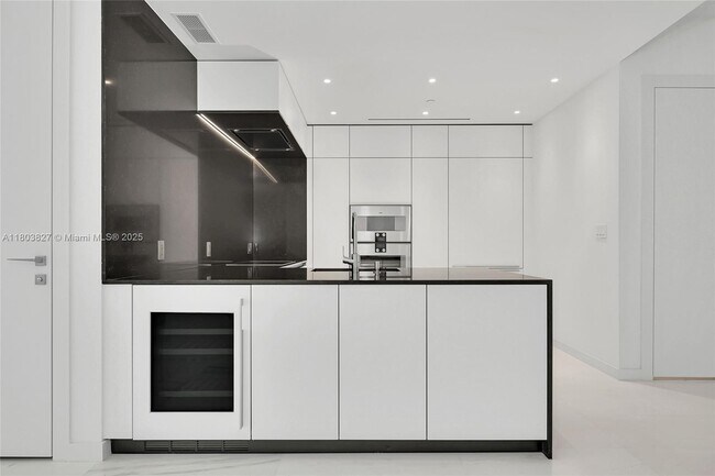 Foto del edificio - 300 Biscayne Blvd Way