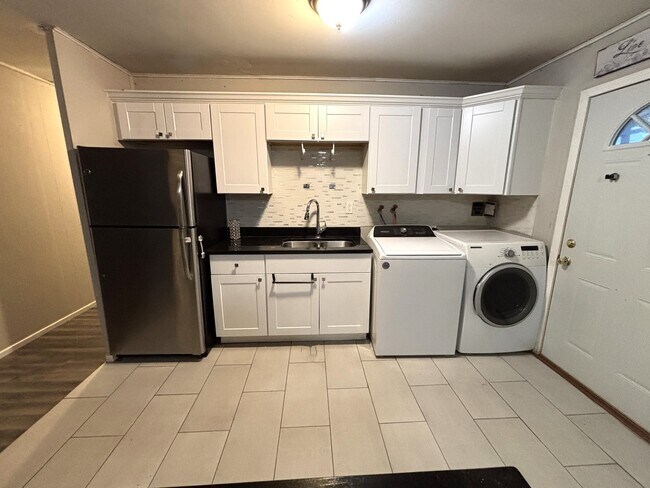 Foto del edificio - 140 Hickory Dr