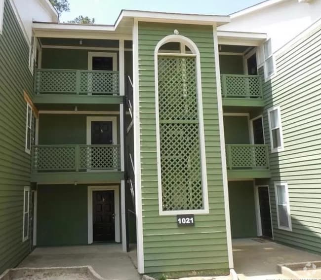 Building Photo - 1021 Wood Creek Dr