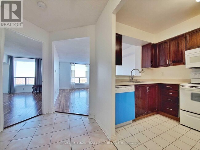 Building Photo - 480 McLevin Ave