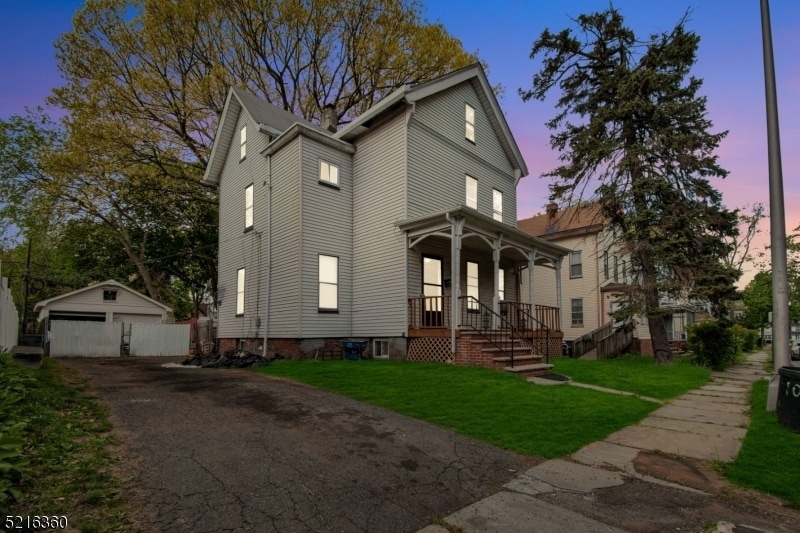 19 Linwood Pl, East Orange, NJ 07017 Room for Rent in East Orange, NJ