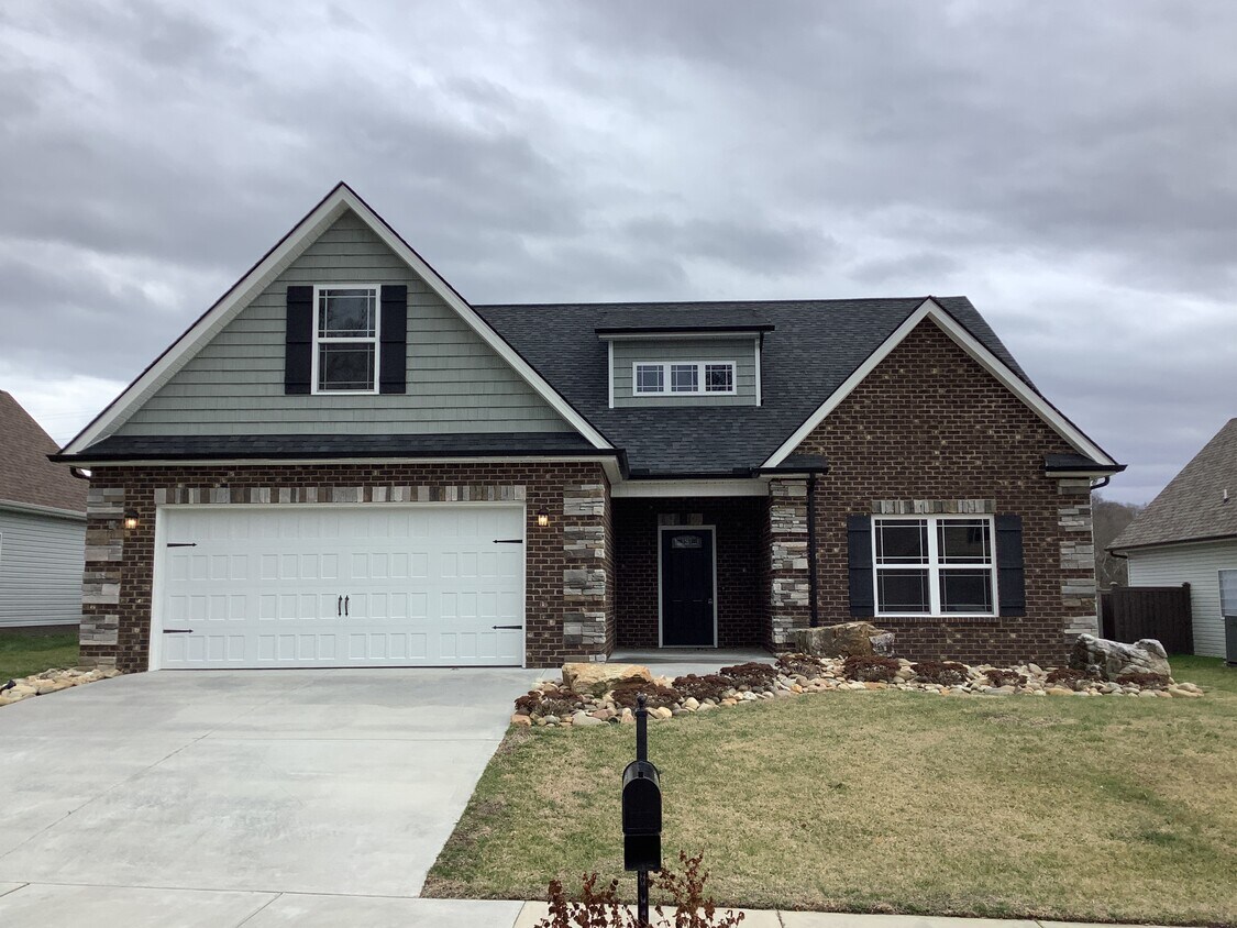 Primary Photo - 520 Greystoke Lane