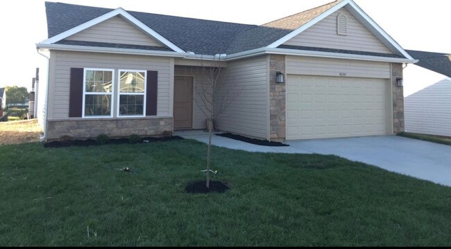 FENCED BACKYARD - 3 Bedroom 2 Bath house plus den/office - FENCED BACKYARD - 3 Bedroom 2 Bath house plus den/office