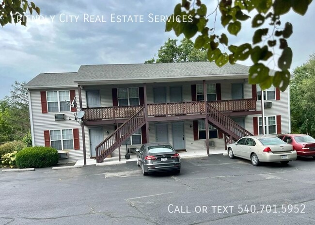 Building Photo - Move in ready! 1 bedroom, 1 bath ground le...