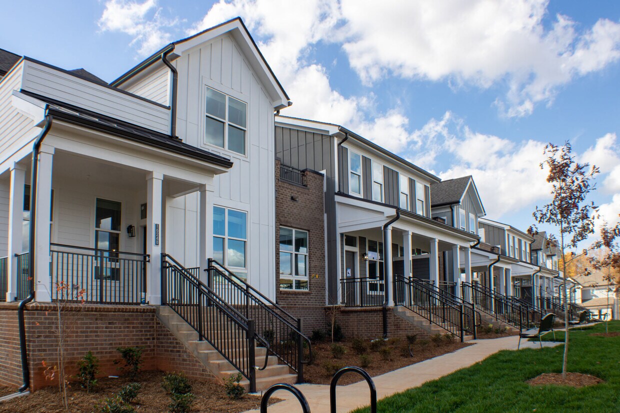 Townhomes at Bridlestone Apartments in Pineville, NC