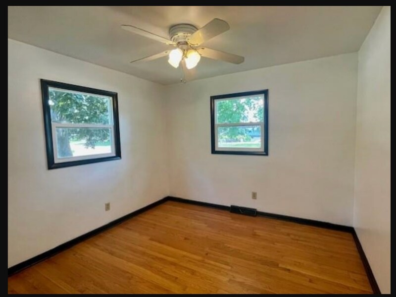 Foto del edificio - 1873-1875 E Post Rd