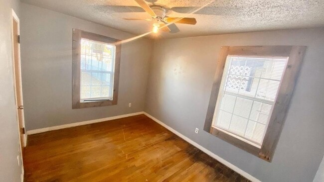 Building Photo - 3220 1st Pl