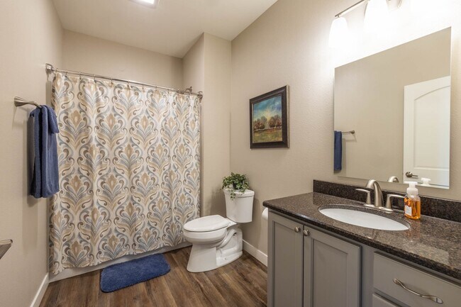 Building Photo - 711 Lancelot Dr