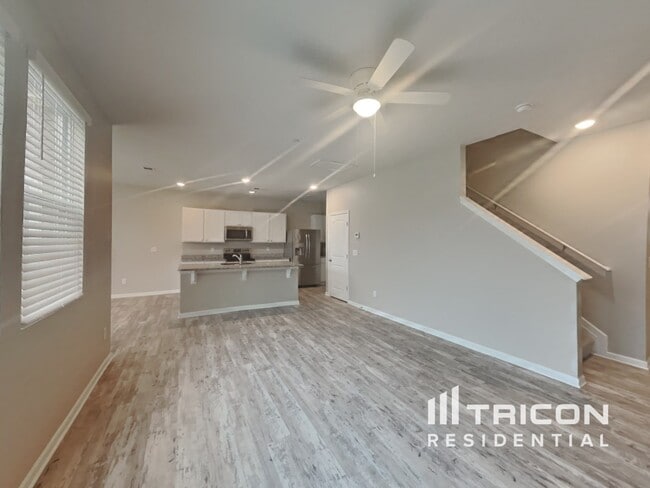 Building Photo - 353 Victory Cir