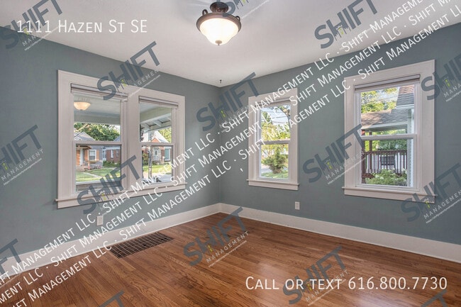 Building Photo - 1111 Hazen St SE