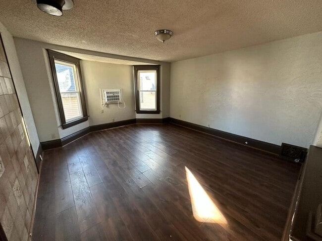 Foto del edificio - 937 Grove Ave