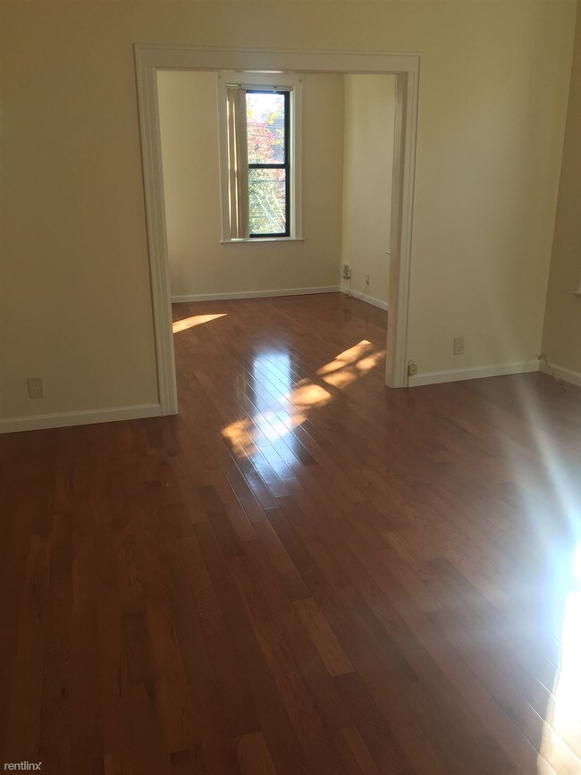 Foto del edificio - 2434 24th St