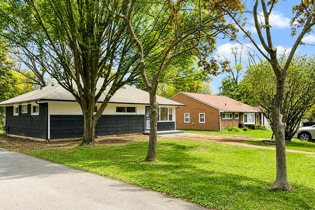Building Photo - 1334 Miller Ave