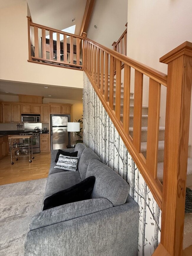 Building Photo - Coming Soon!  1 bed Condo with Loft