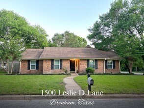 Building Photo - 1500 Leslie D Ln