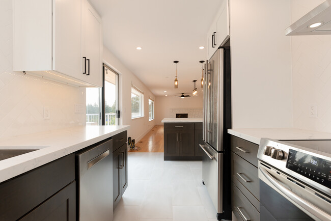 Foto del edificio - 10242 32nd Ave SW