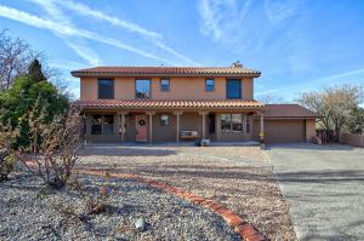 Primary Photo - EXECUTIVE FOOTHILLS 4 Bedrooms 2.5/BA 2/CG...