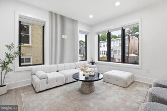 Building Photo - 1140 Oates St NE