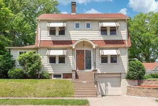 Building Photo - 1325 27th St