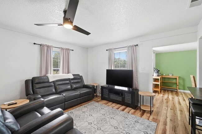 Foto del edificio - 2917 Hickory St