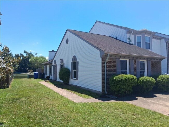 Foto del edificio - 4863 Woods Edge Rd