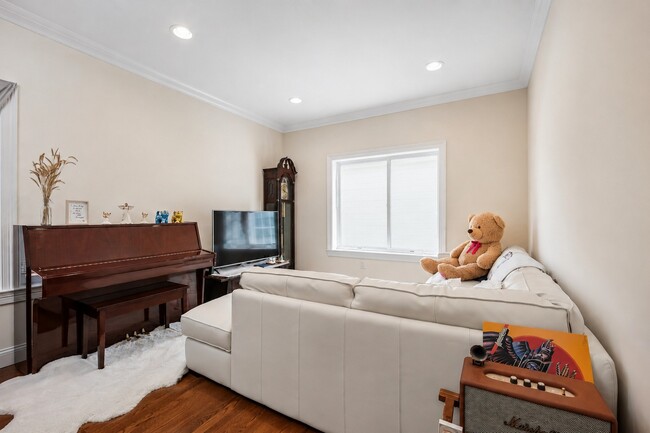 Photo - 39 Grove St (Tenafly, NJ) Townhome