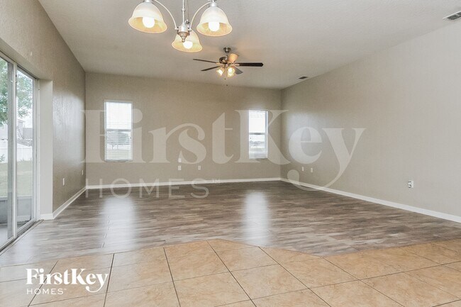 Building Photo - 10611 Carloway Hills Dr