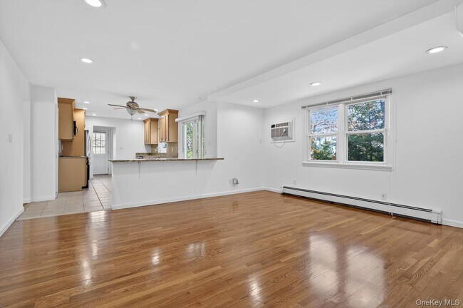 Building Photo - 8 Blueberry Ln