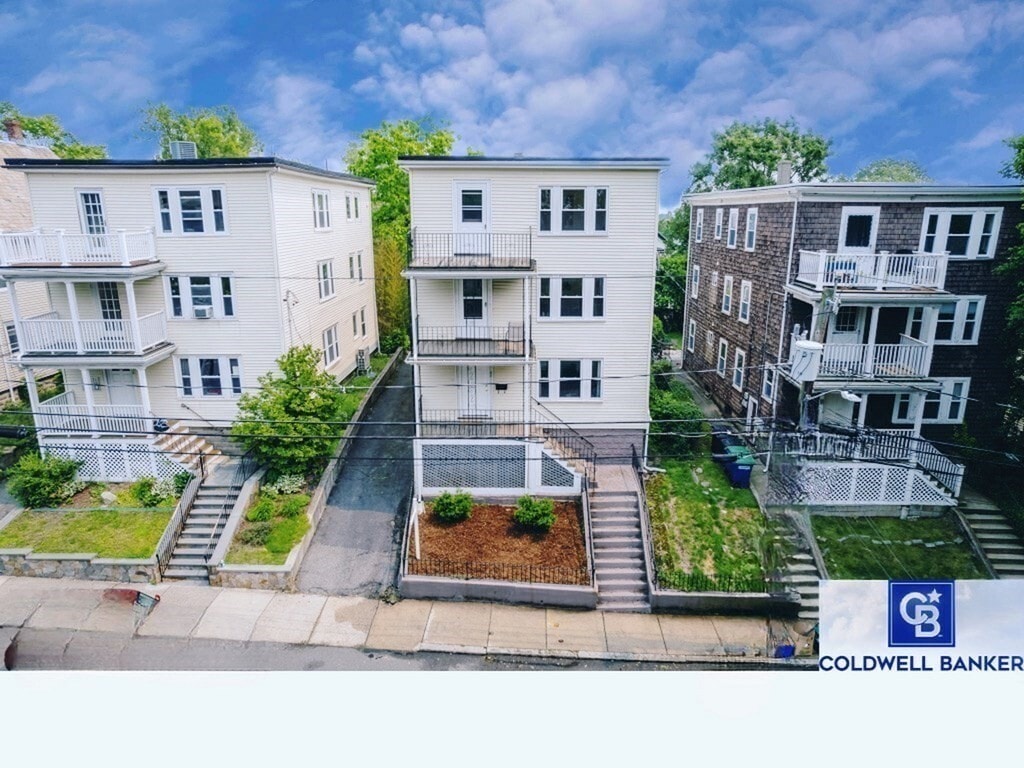 Primary Photo - 42 Clarendon Ave