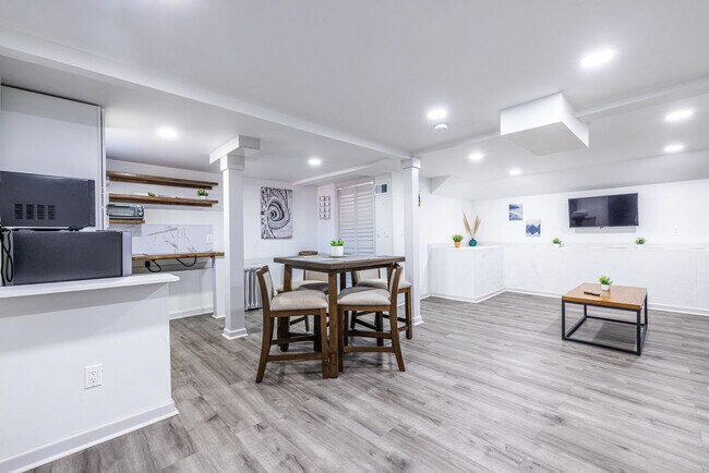 Foto del edificio - 1122 Elaine Dr