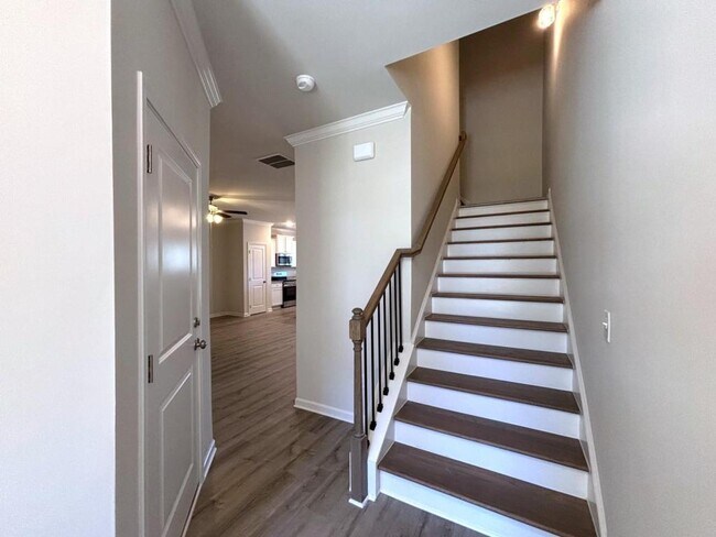 Foto del edificio - 244-B Alston Ridge Dr