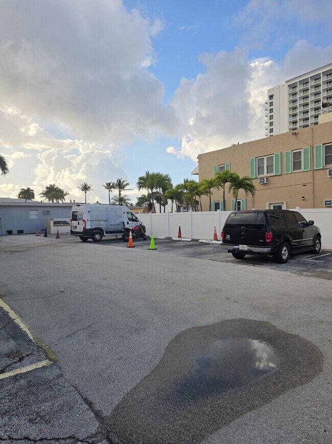 Foto del edificio - 1315 N Ocean Dr