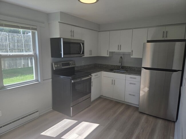 Building Photo - 4 Town House Ct