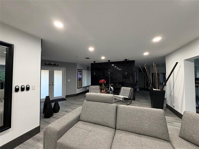 Building Photo - 11240 NW 43rd St