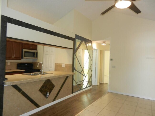 Building Photo - 2660 Lazar Ct