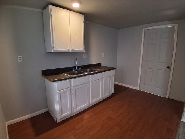 Foto del edificio - 212 Edwards St