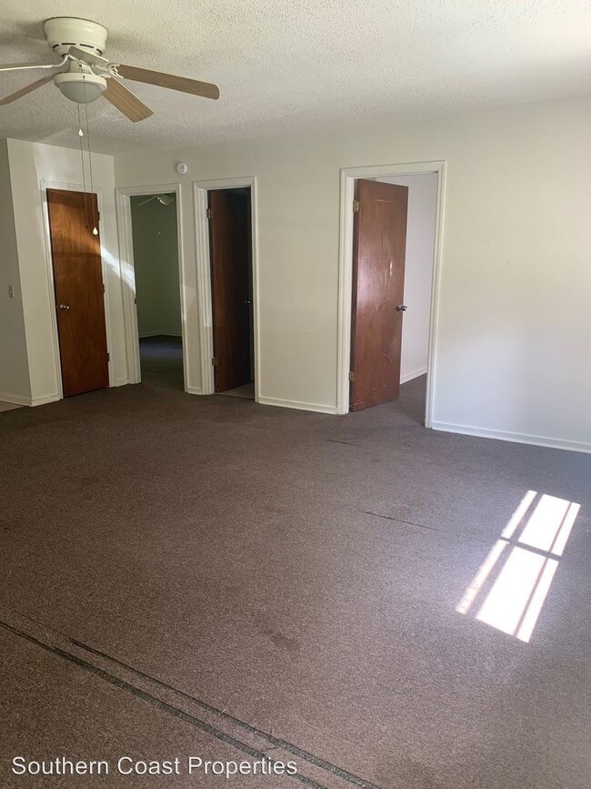 7214 Oak St, Ludowici, GA 31316 Room for Rent in Ludowici, GA