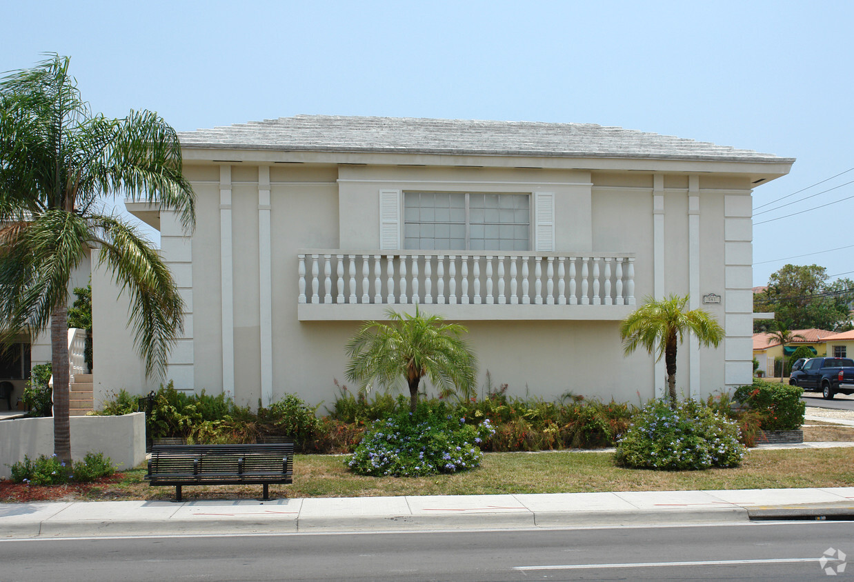 Building Photo - Bahama Garden Apartments