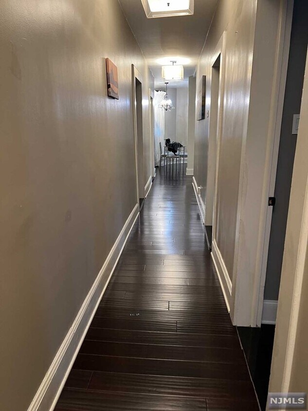 Foto principal - 553 Undercliff Ave
