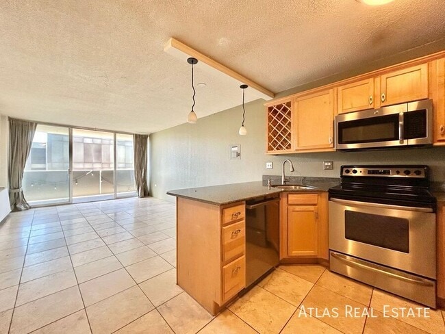 Photo - 909 Logan St House