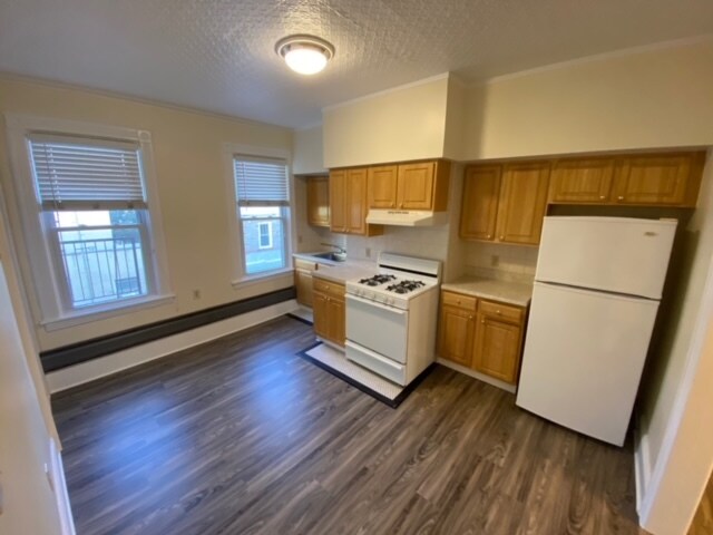 Kitchen - 418 2nd St