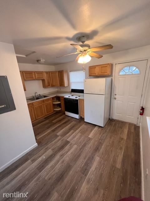 Building Photo - 2 br, 1 bath House - 15433 Burr St