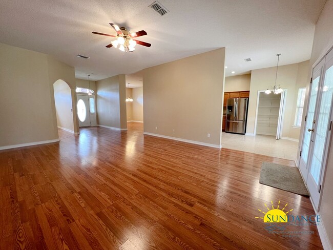 Building Photo - 2130 Pepper Dr