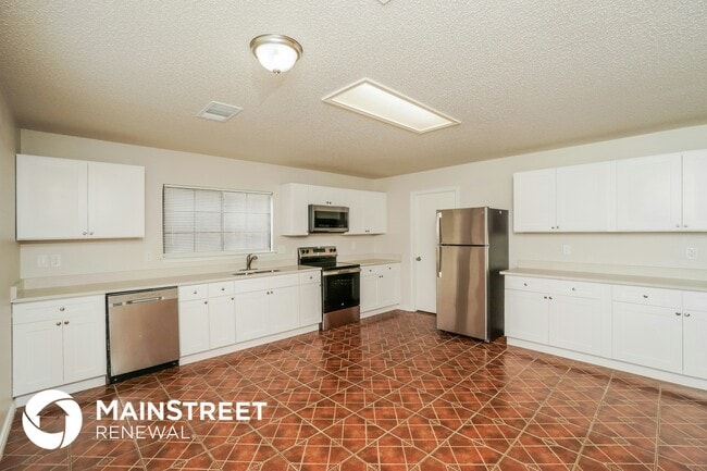 Building Photo - 326 Benetton Dr
