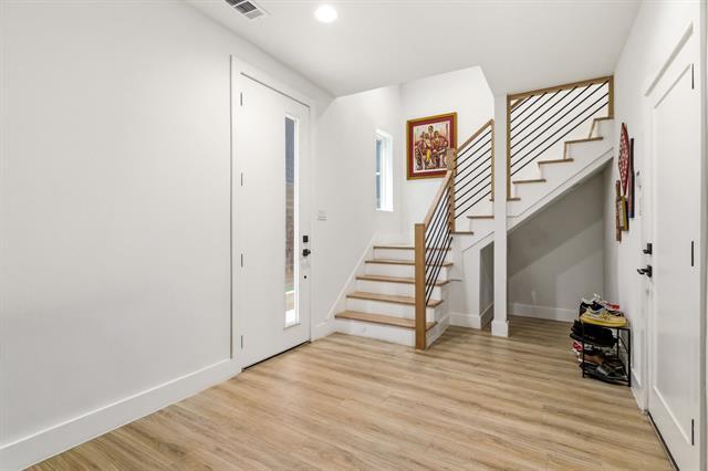 Building Photo - 2102 N Prairie Ave