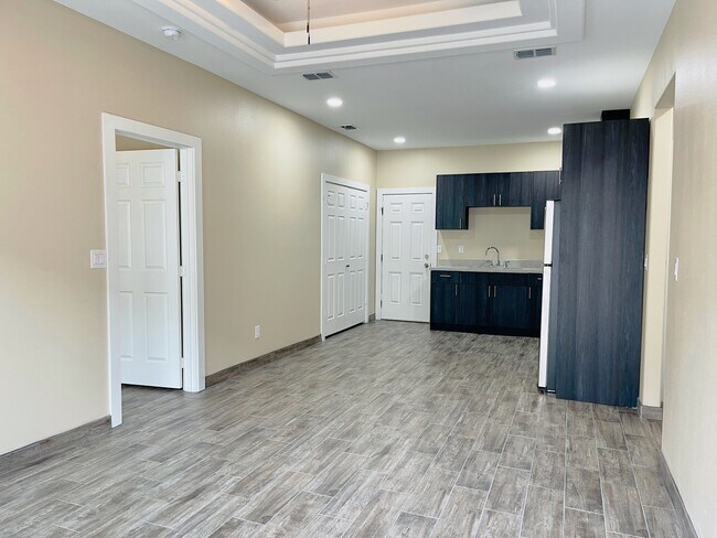 Building Photo - 3400 N Inspiration Rd
