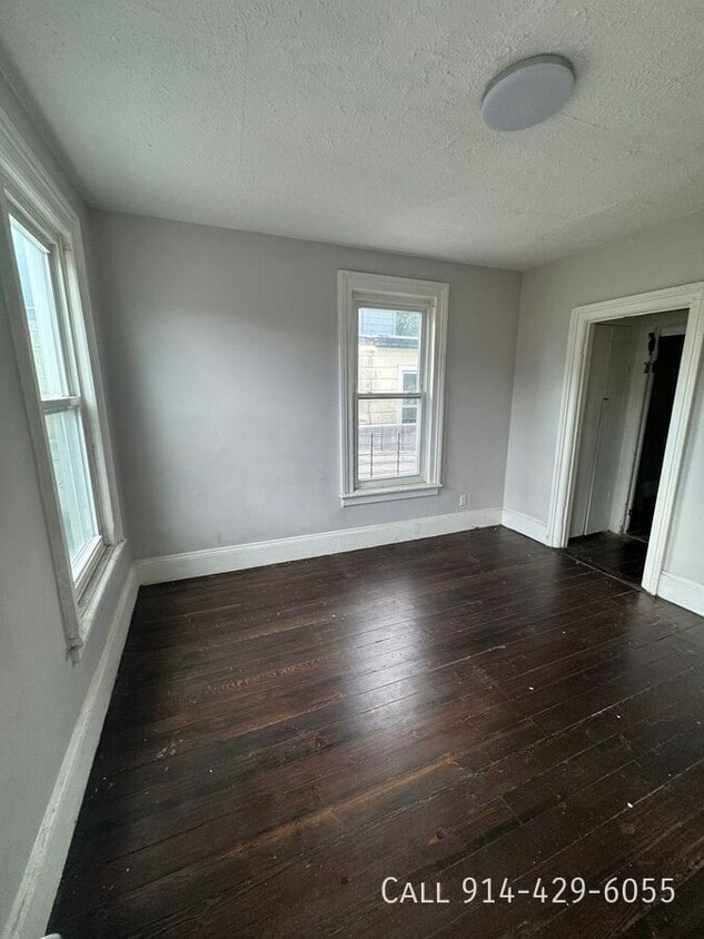 Foto principal - 125 W Sidney Ave